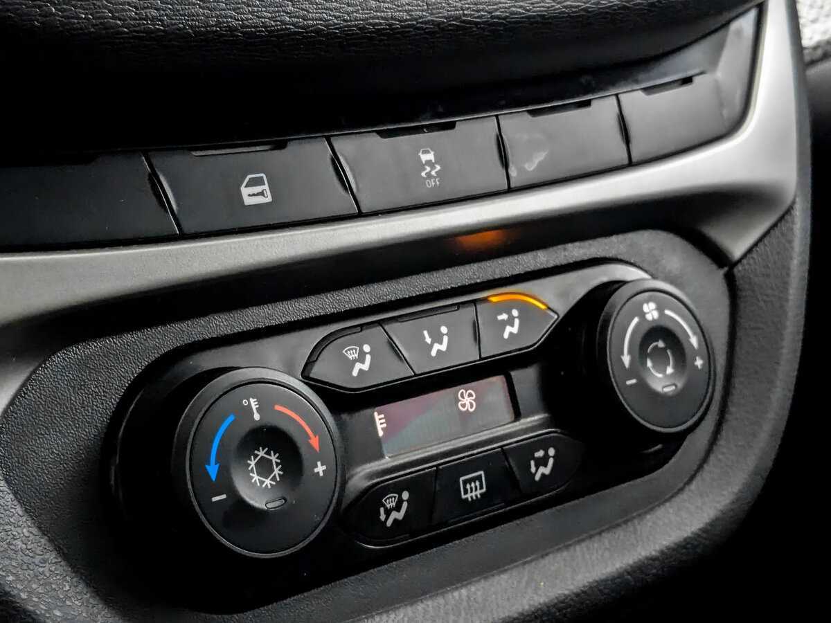 Lada (ВАЗ) Vesta с пробегом — 2019 год. Фото: #20