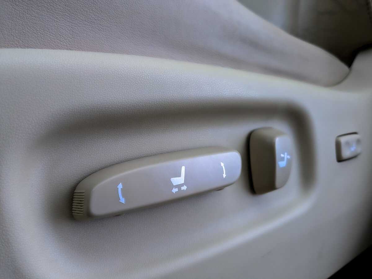 Lexus RX с пробегом — 2011 год. Фото: #16