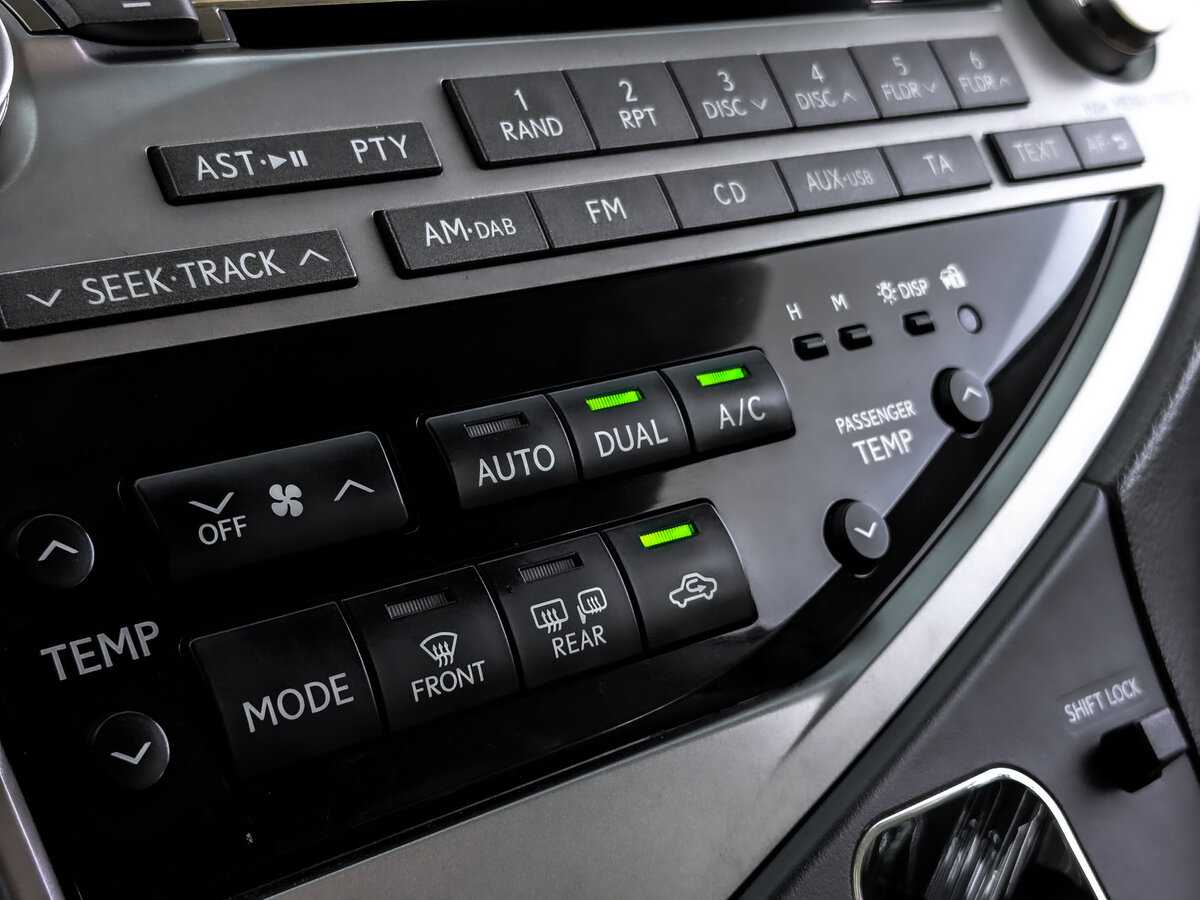 Lexus RX с пробегом — 2011 год. Фото: #22