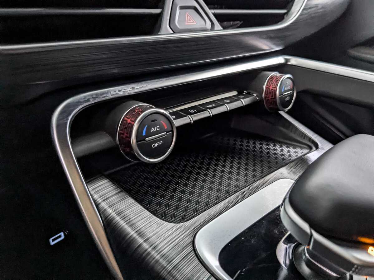 Geely Tugella с пробегом — 2023 год. Фото: #24