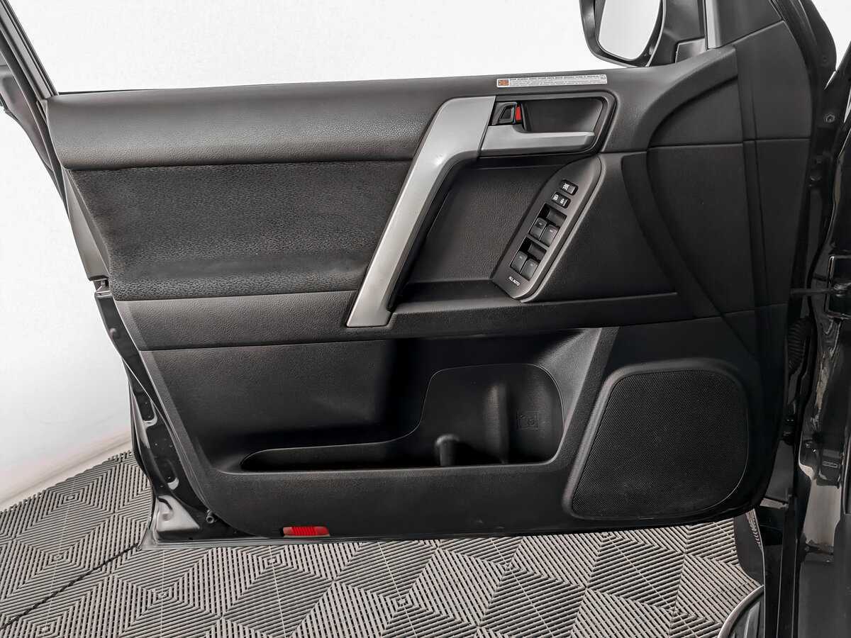 Toyota Land Cruiser Prado с пробегом — 2019 год. Фото: #13