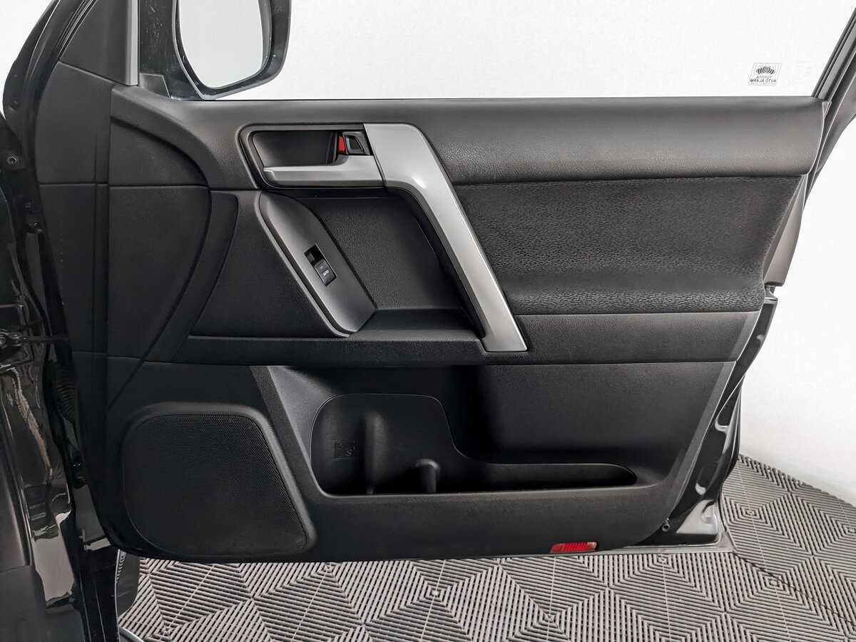Toyota Land Cruiser Prado с пробегом — 2019 год. Фото: #17