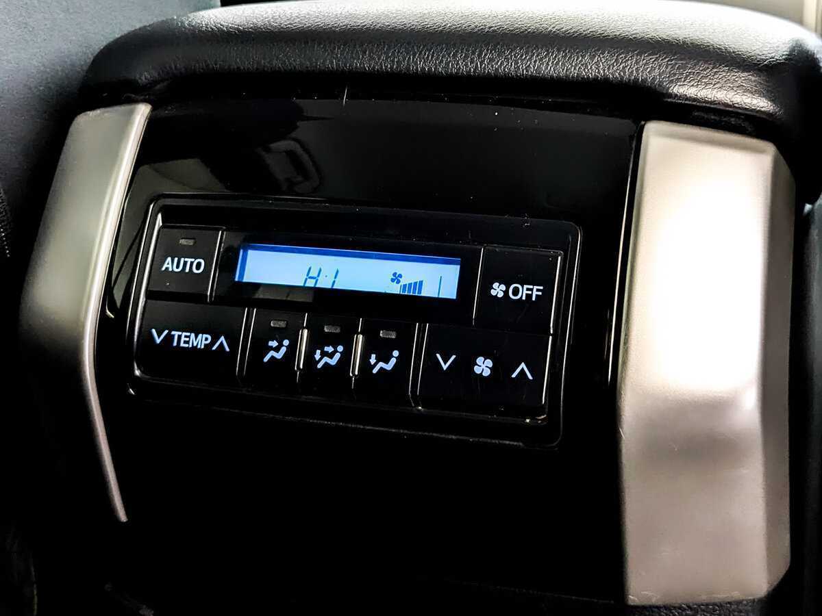 Toyota Land Cruiser Prado с пробегом — 2019 год. Фото: #22