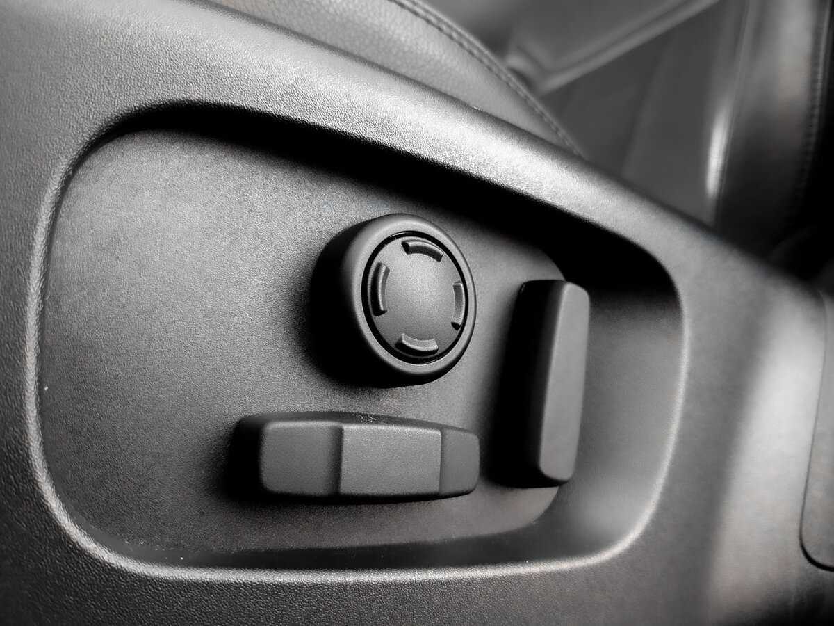 Land Rover Discovery с пробегом — 2020 год. Фото: #16