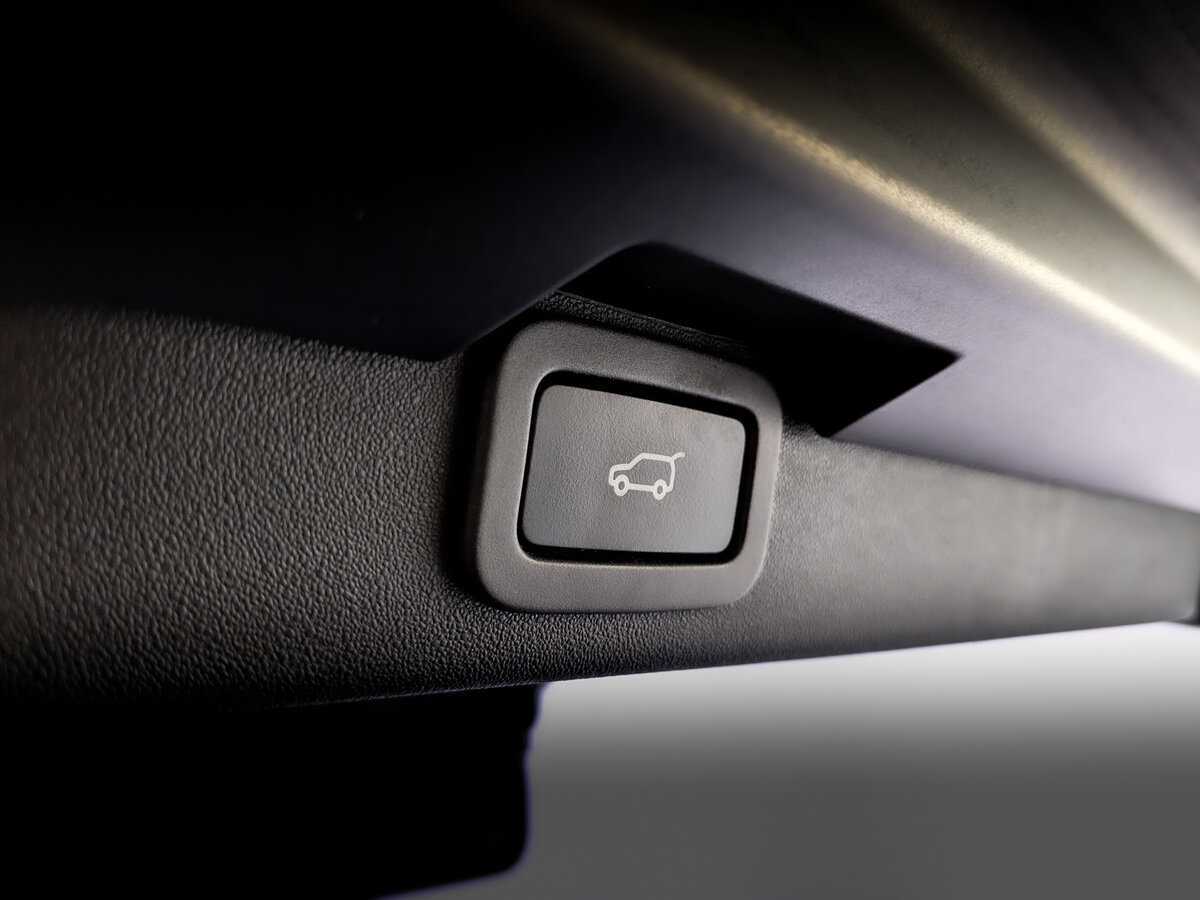 Land Rover Discovery с пробегом — 2020 год. Фото: #21