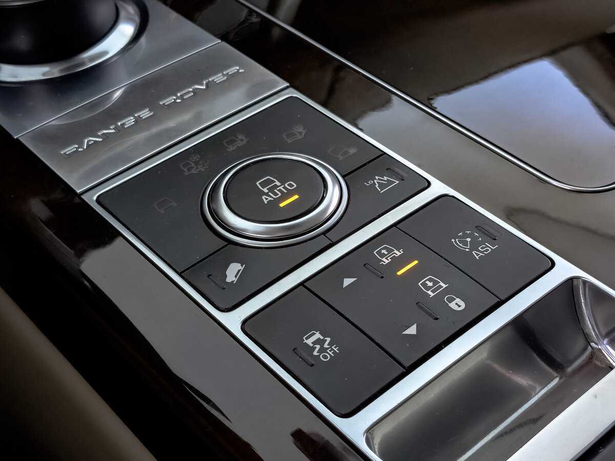 Land Rover Range Rover с пробегом — 2014 год. Фото: #23