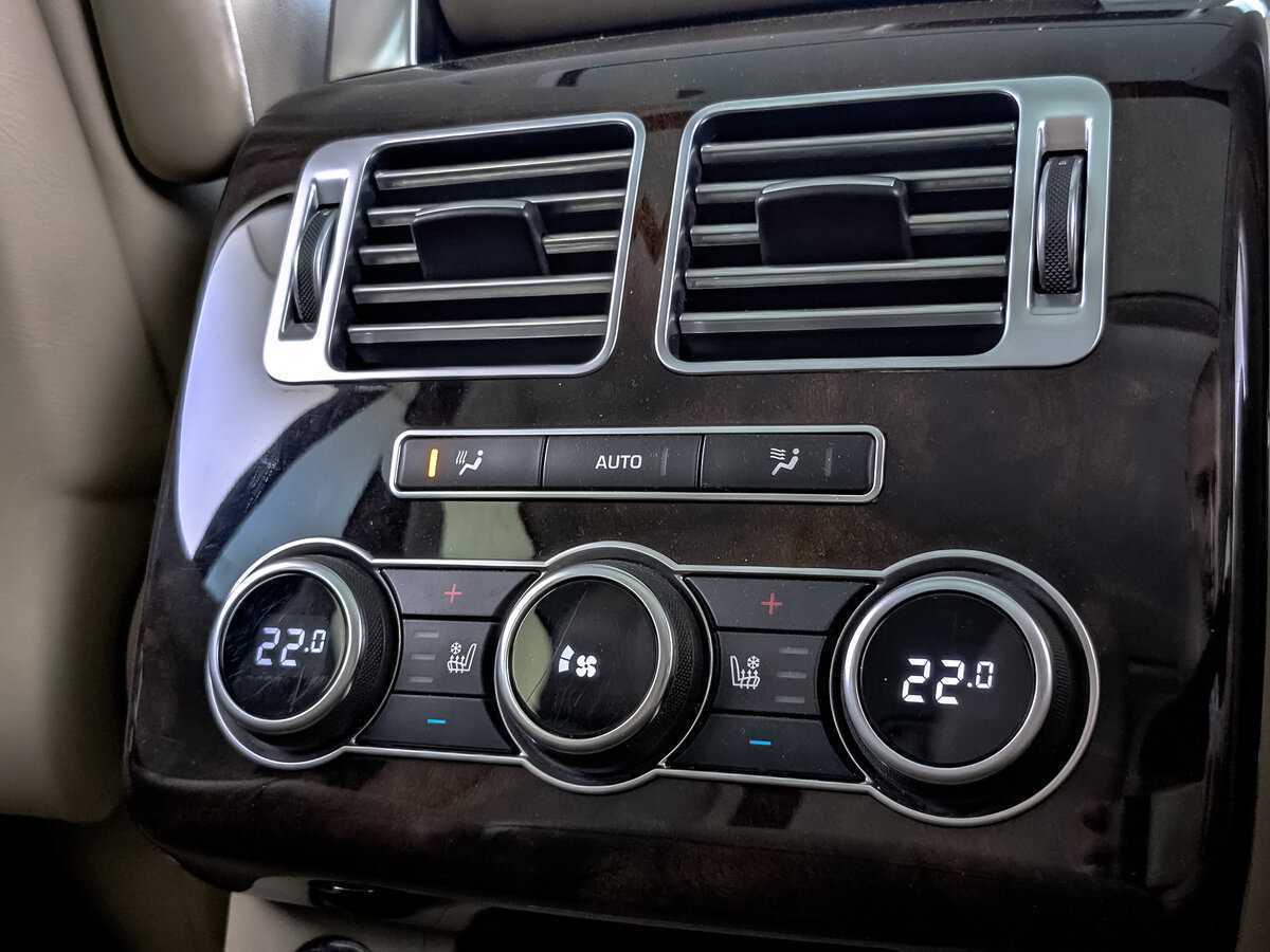 Land Rover Range Rover с пробегом — 2014 год. Фото: #25