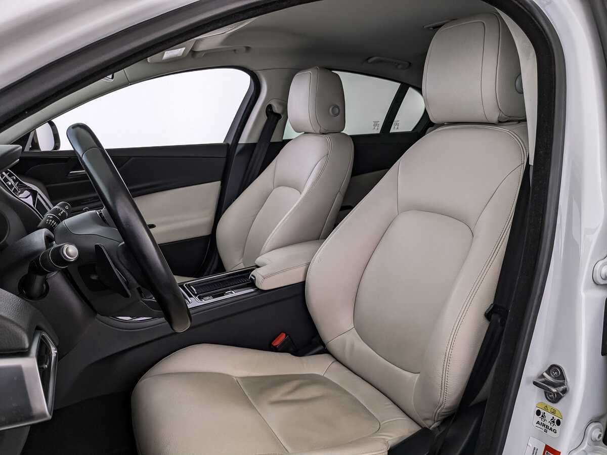 Jaguar XE с пробегом — 2017 год. Фото: #15