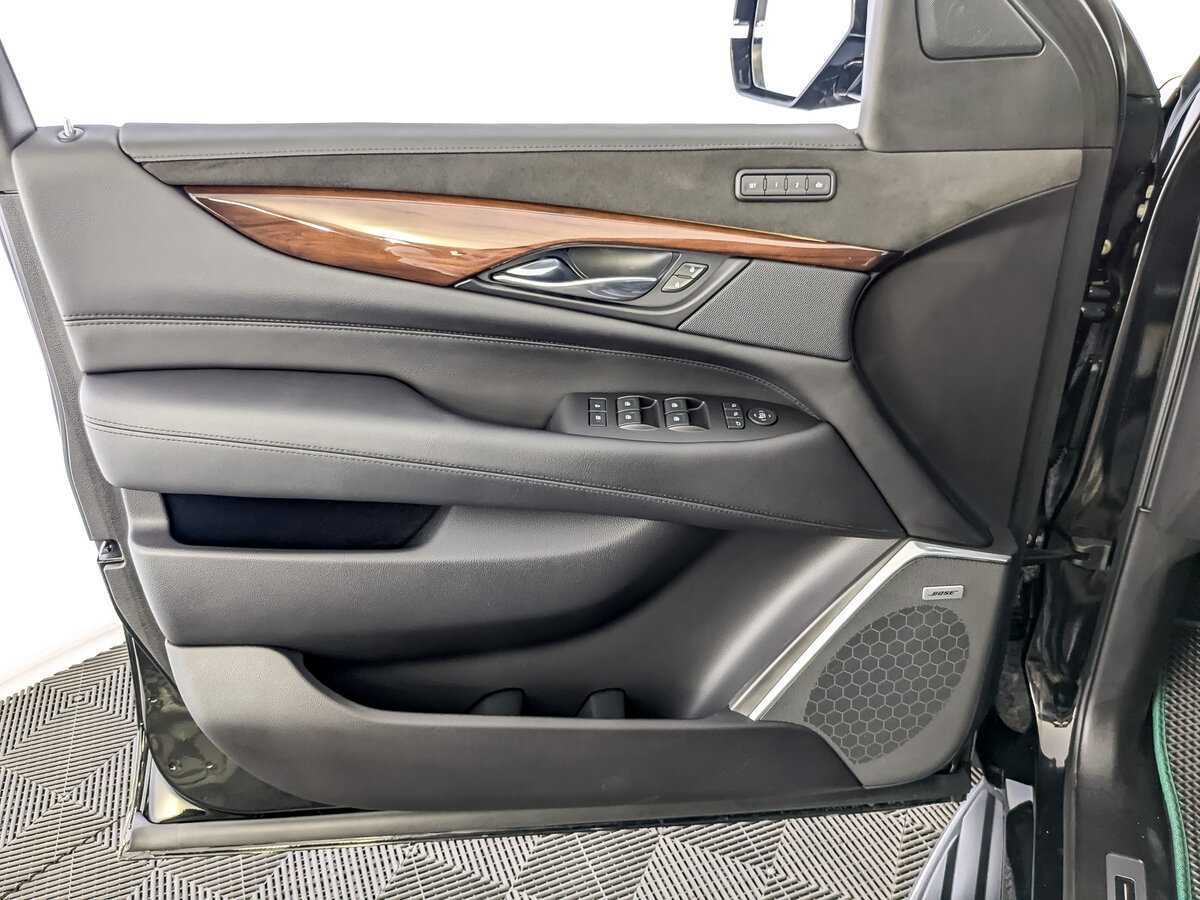 Cadillac Escalade с пробегом — 2019 год. Фото: #14