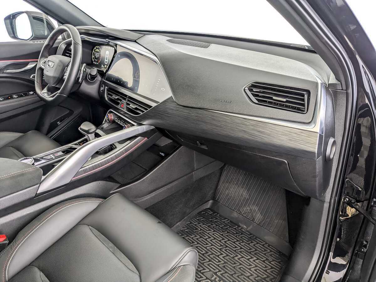 Geely Tugella с пробегом — 2023 год. Фото: #8