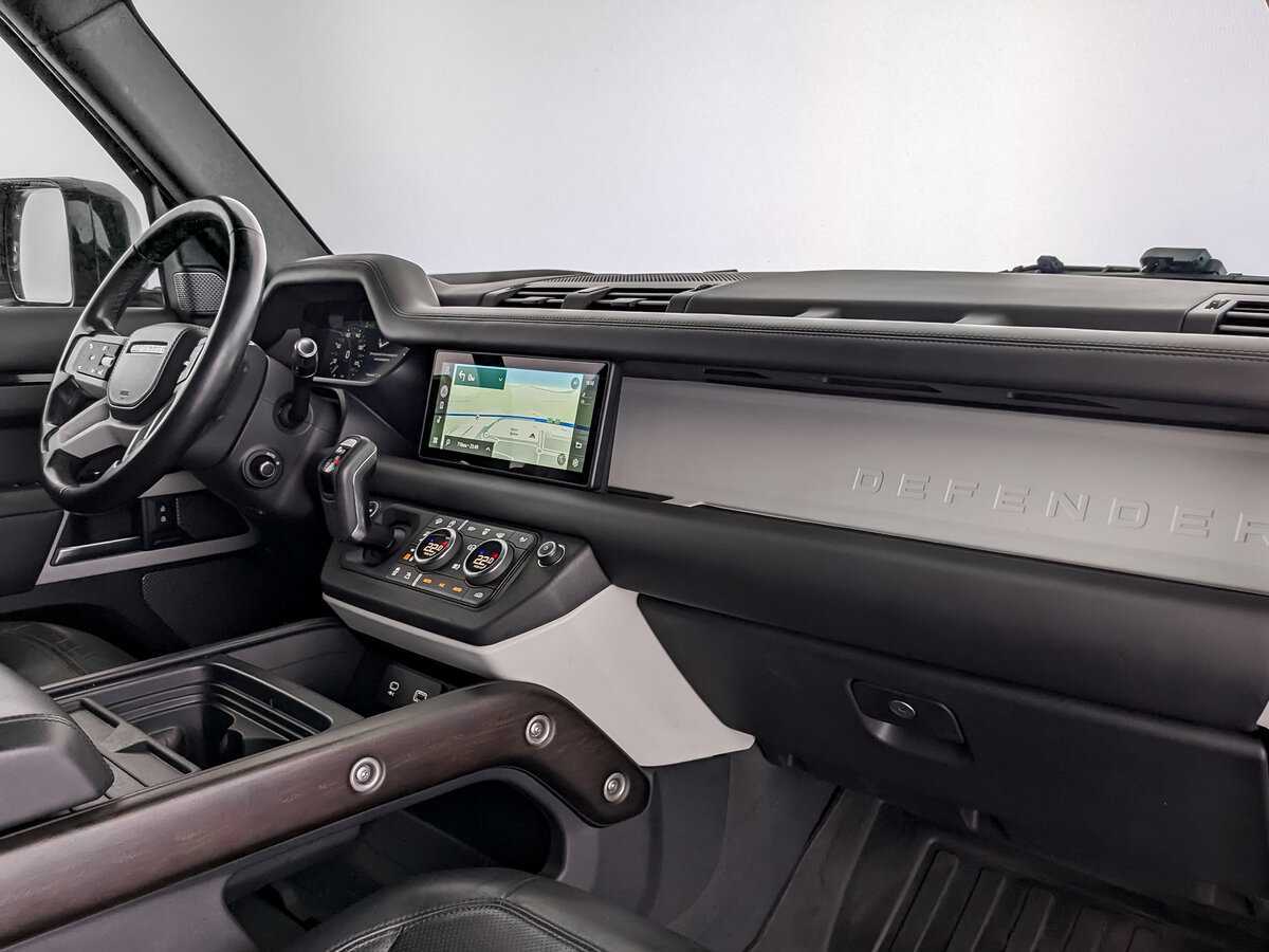 Land Rover Defender с пробегом — 2020 год. Фото: #8