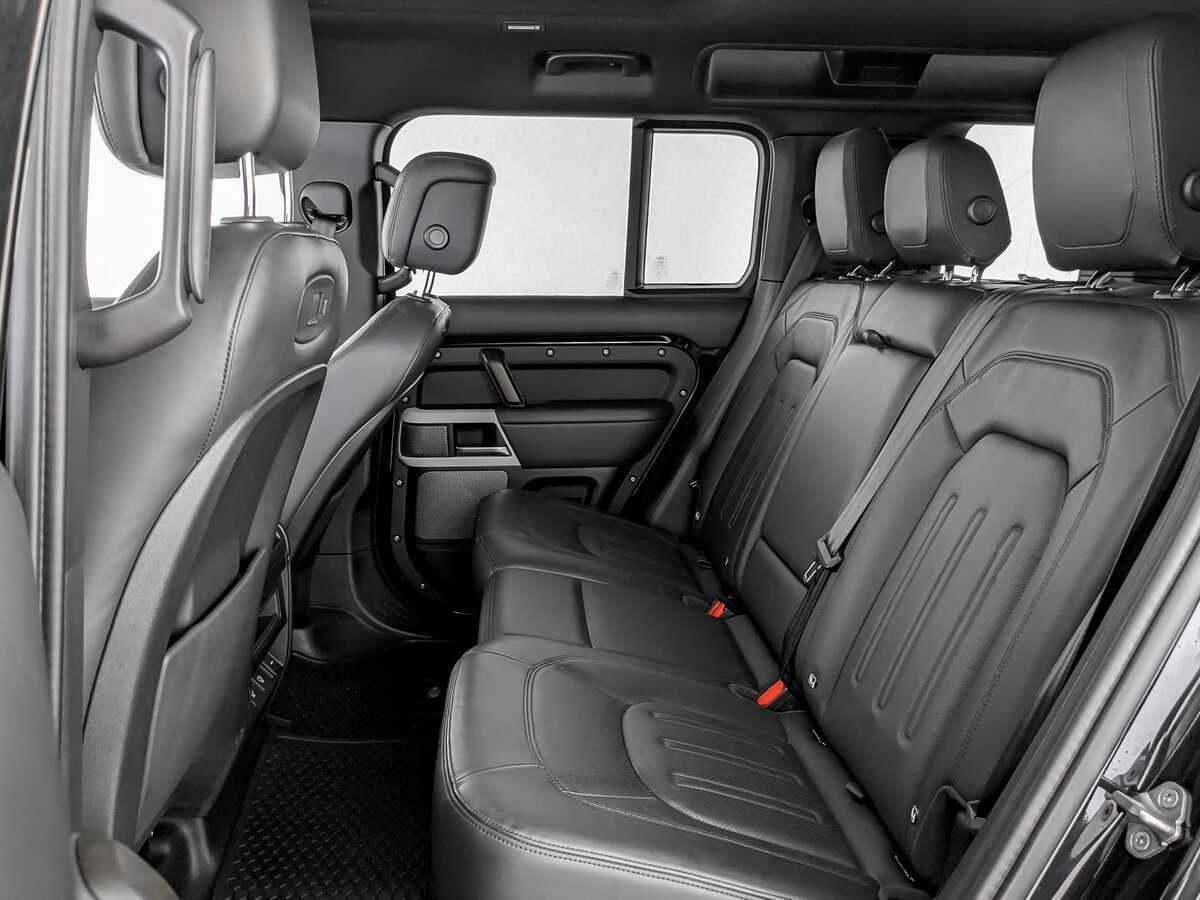 Land Rover Defender с пробегом — 2020 год. Фото: #9