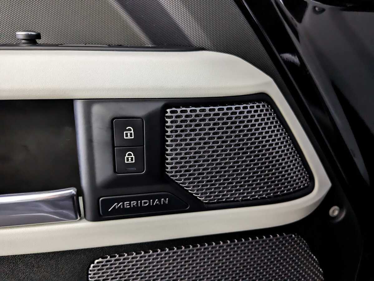 Land Rover Defender с пробегом — 2020 год. Фото: #23