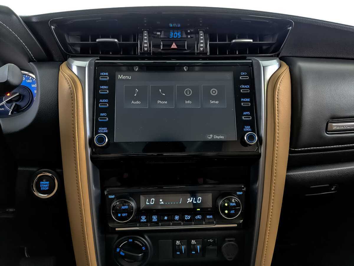 Toyota Fortuner с пробегом — 2022 год. Фото: #12