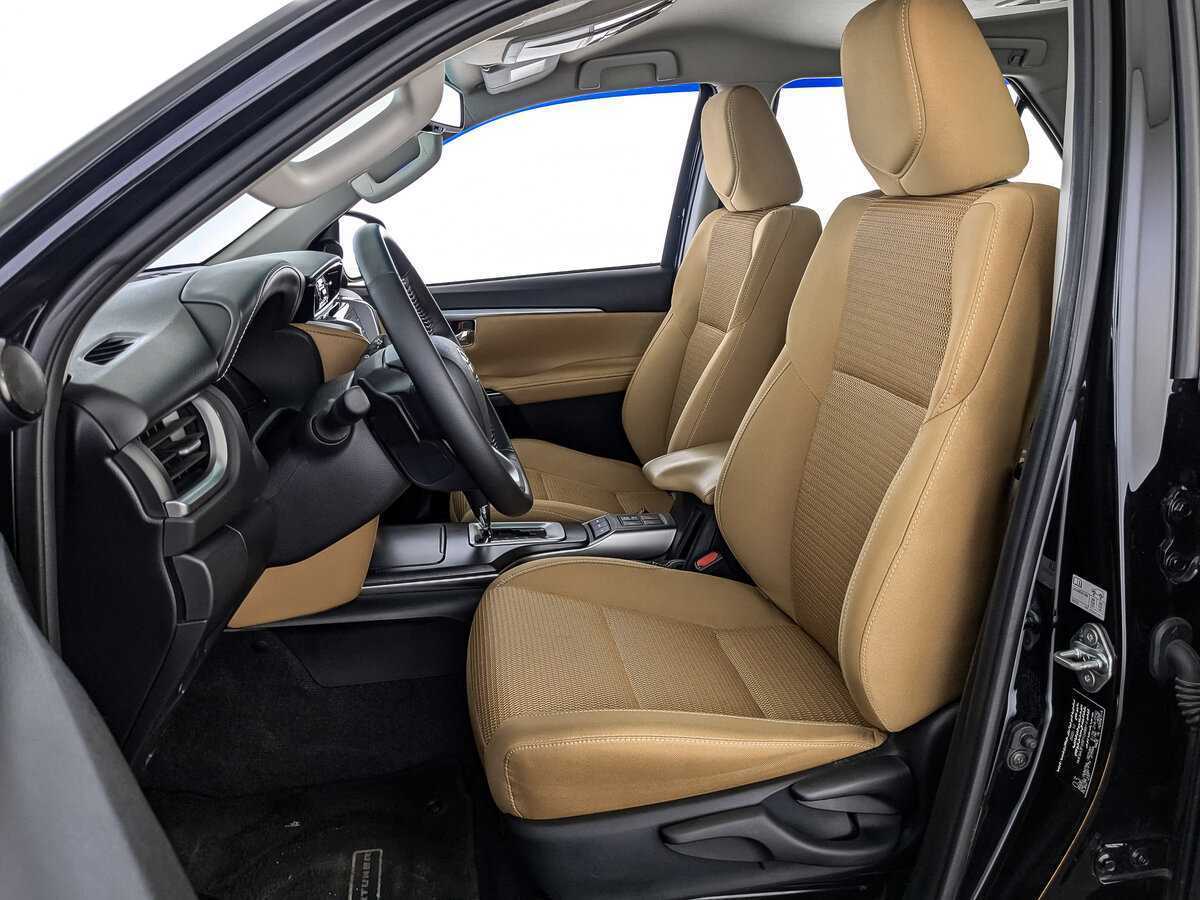 Toyota Fortuner с пробегом — 2022 год. Фото: #15
