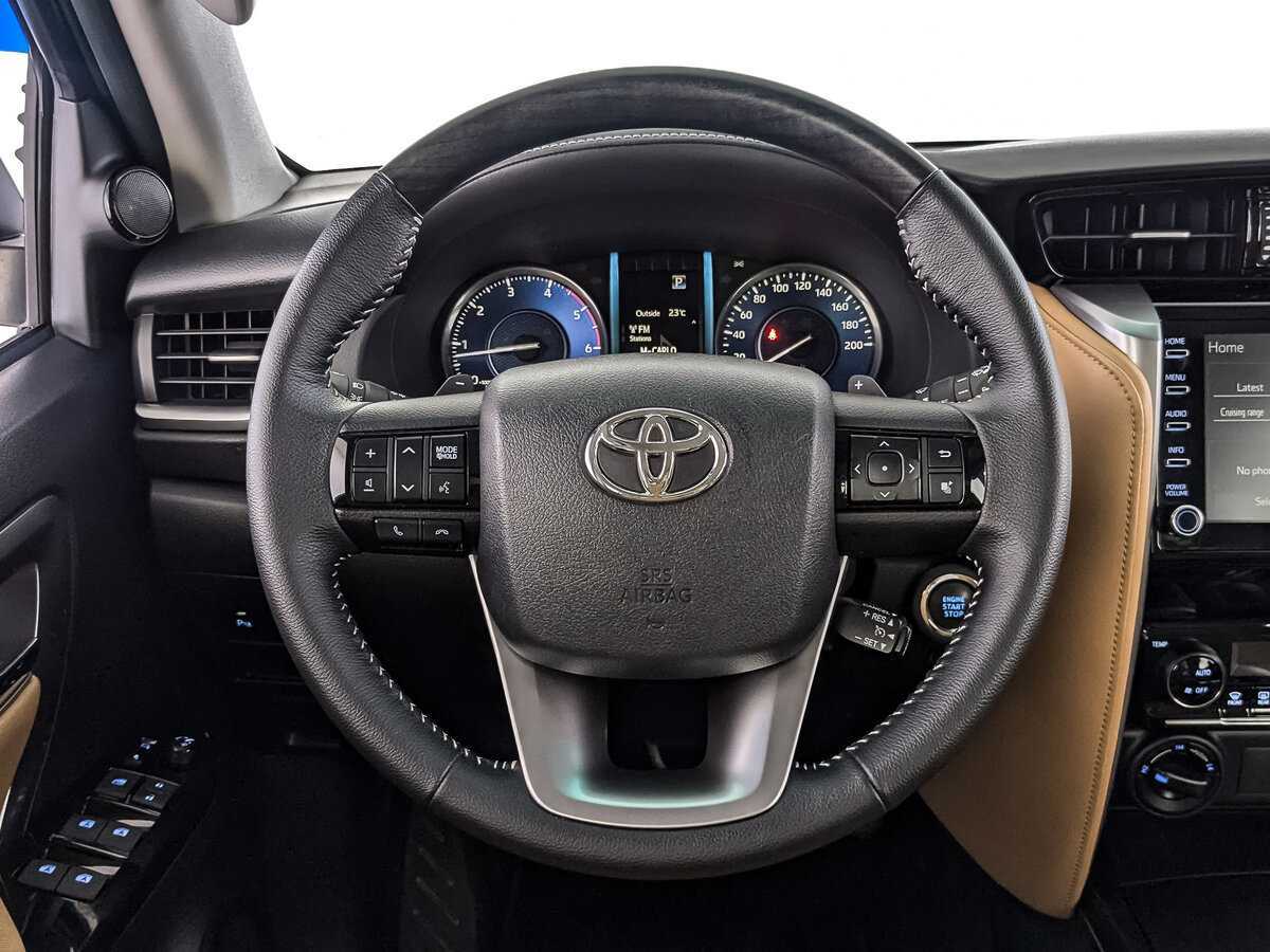 Toyota Fortuner с пробегом — 2022 год. Фото: #17