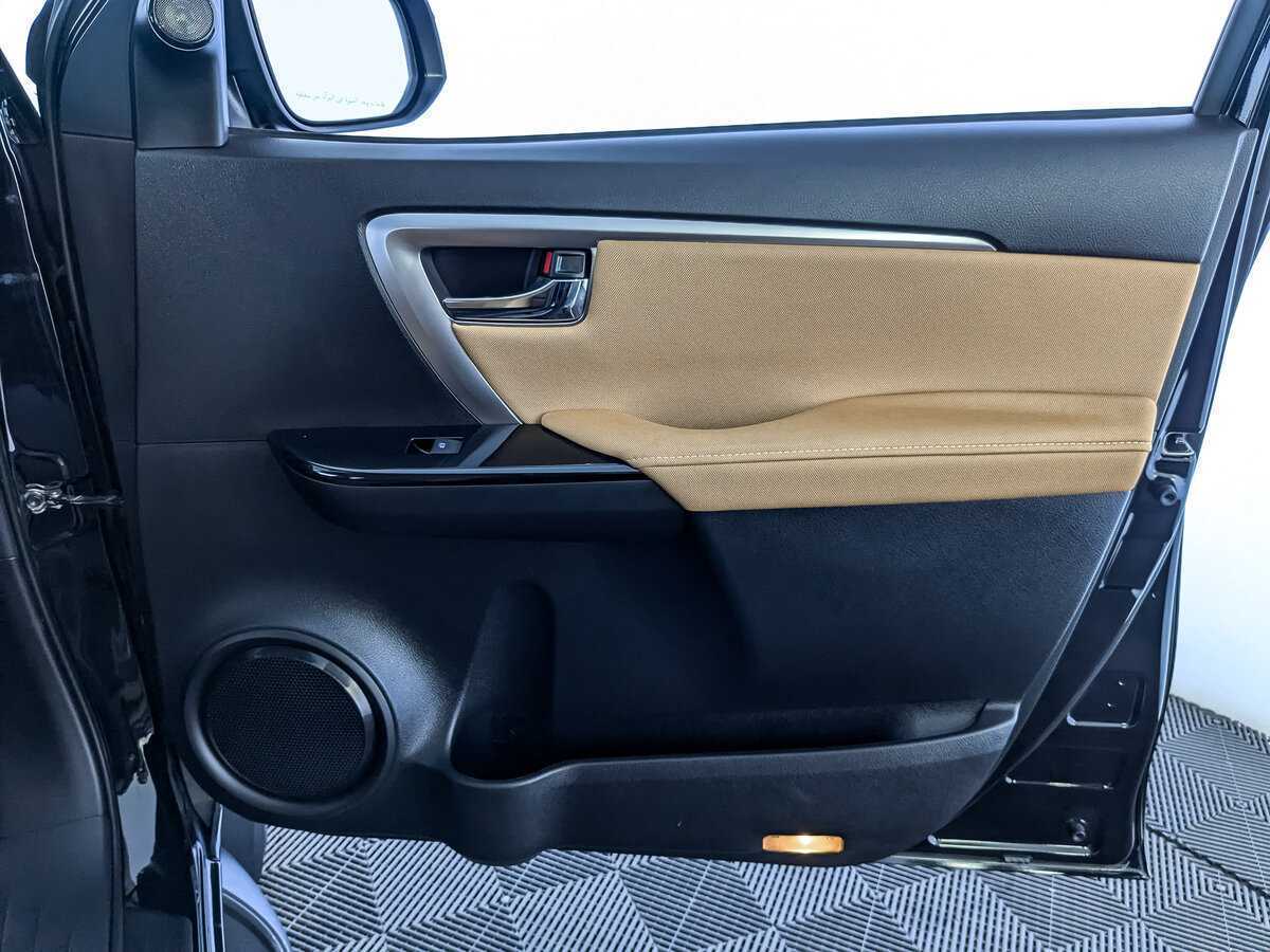 Toyota Fortuner с пробегом — 2022 год. Фото: #20