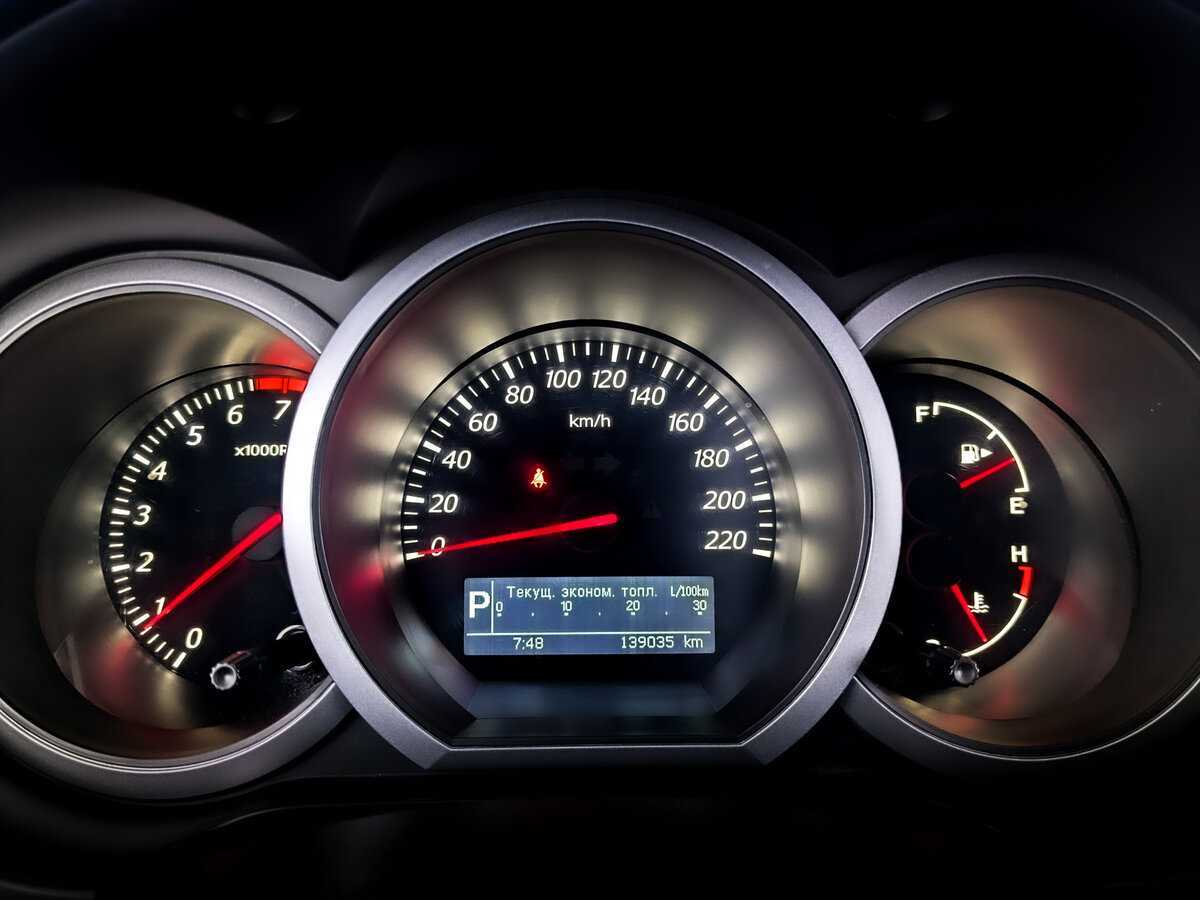 Suzuki Grand Vitara с пробегом — 2010 год. Фото: #10