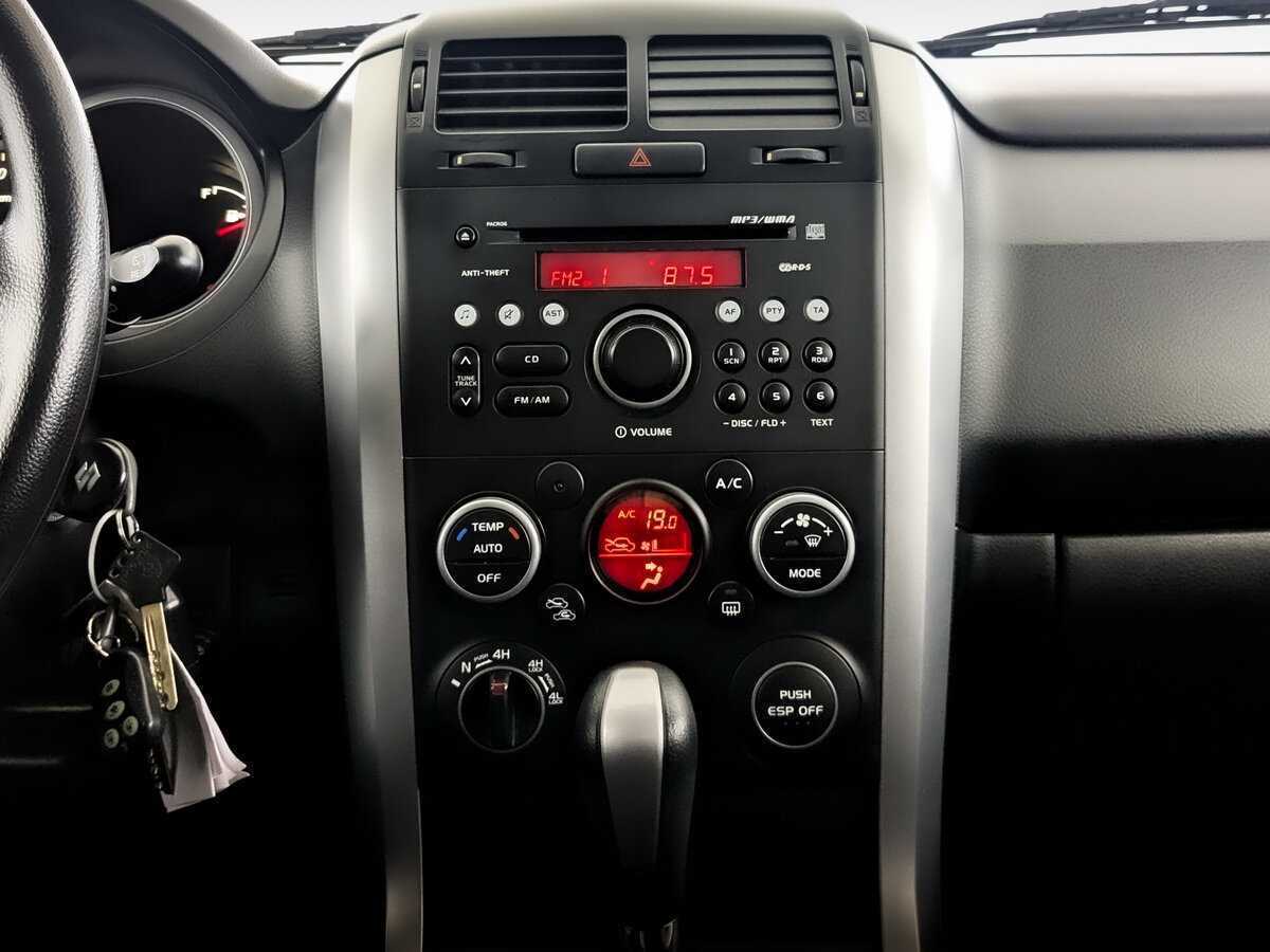 Suzuki Grand Vitara с пробегом — 2010 год. Фото: #12