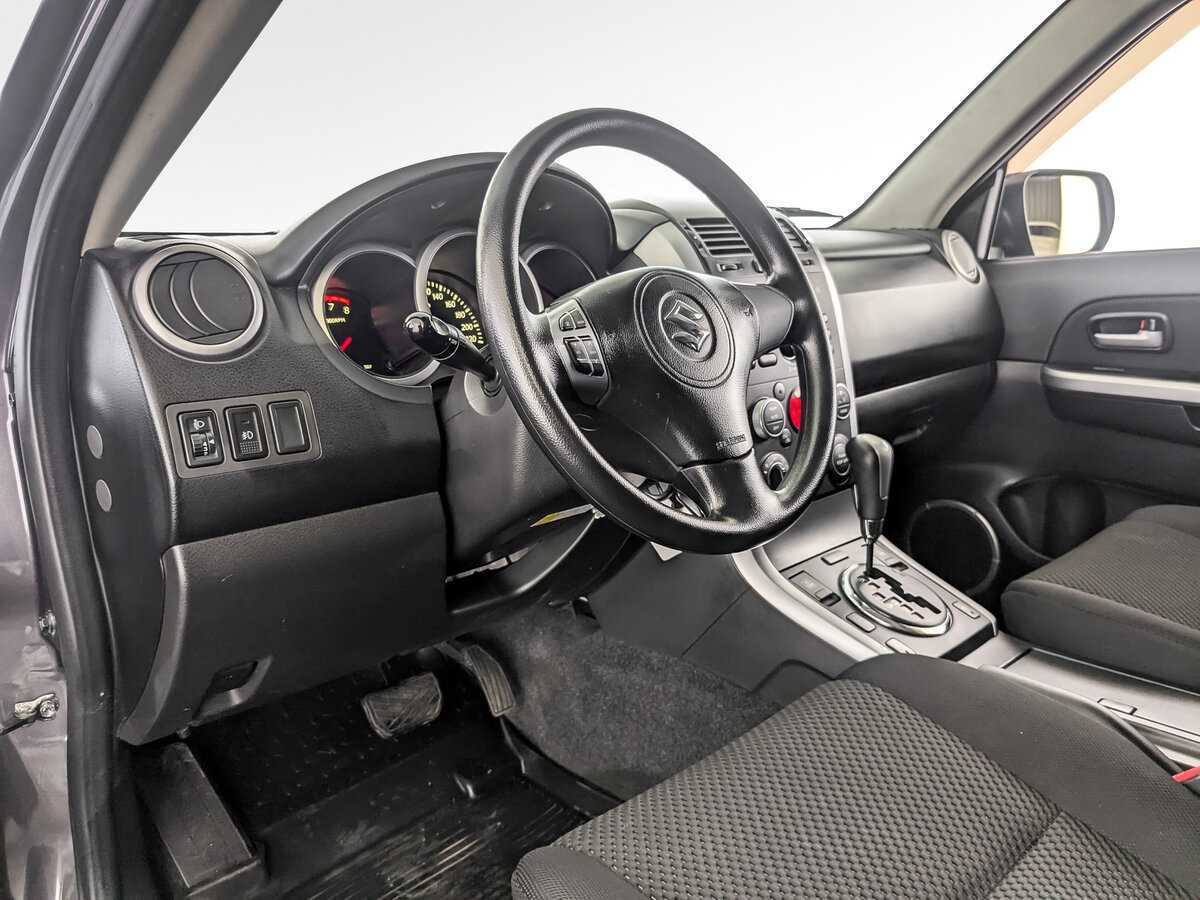 Suzuki Grand Vitara с пробегом — 2010 год. Фото: #13