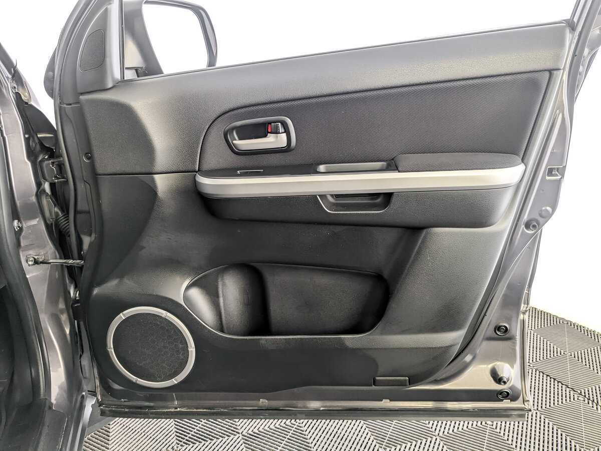 Suzuki Grand Vitara с пробегом — 2010 год. Фото: #19