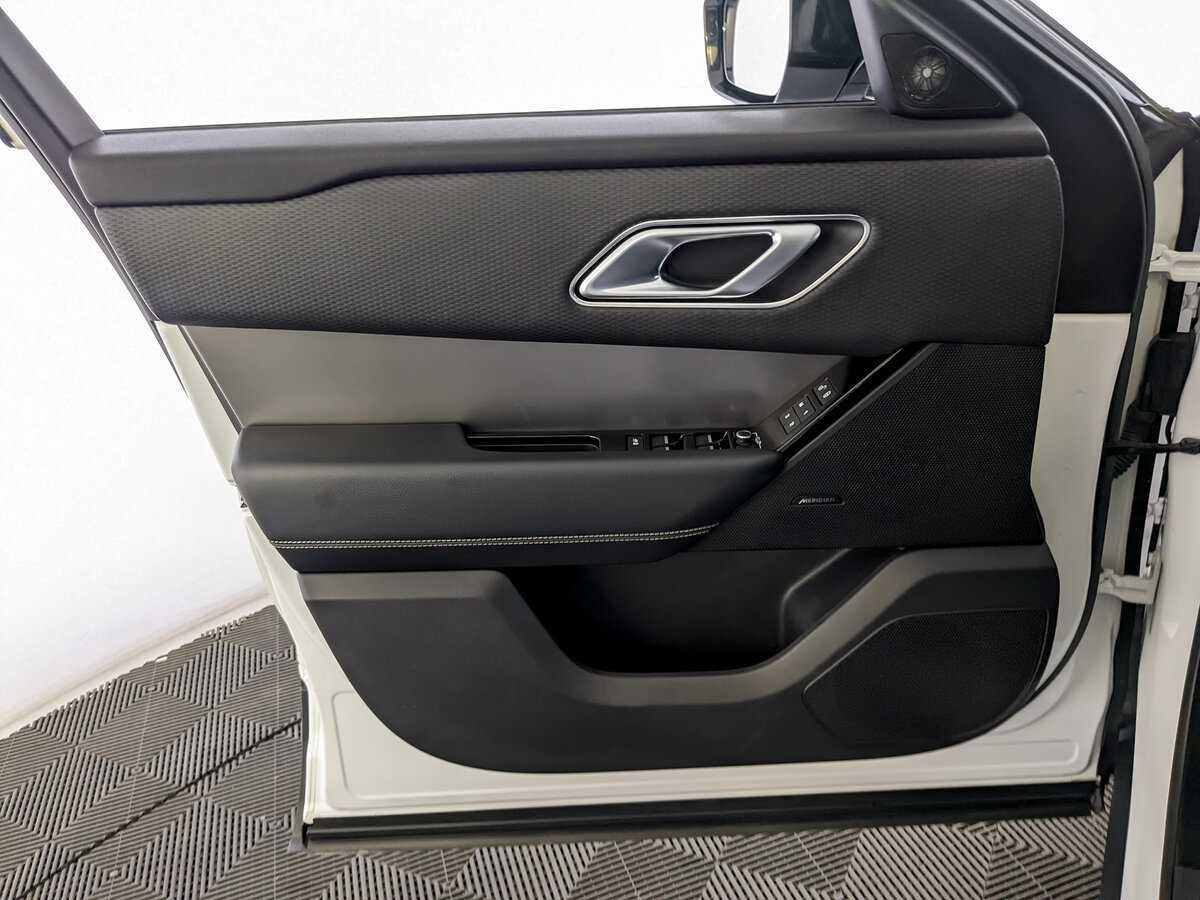 Land Rover Range Rover Velar с пробегом — 2020 год. Фото: #12