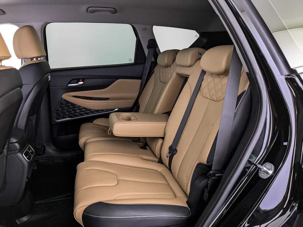 Hyundai Santa Fe с пробегом — 2023 год. Фото: #13