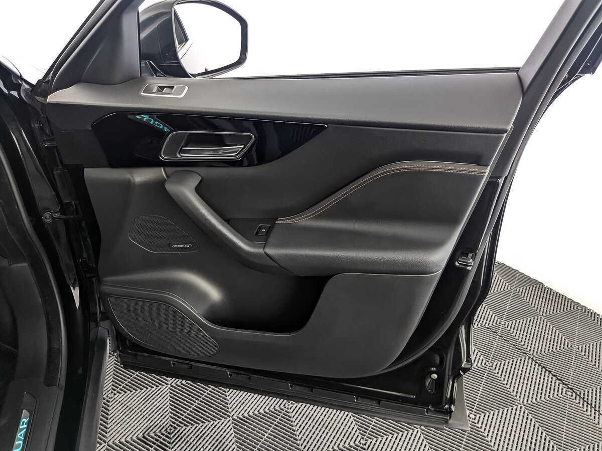 Jaguar F-Pace с пробегом — 2018 год. Фото: #20