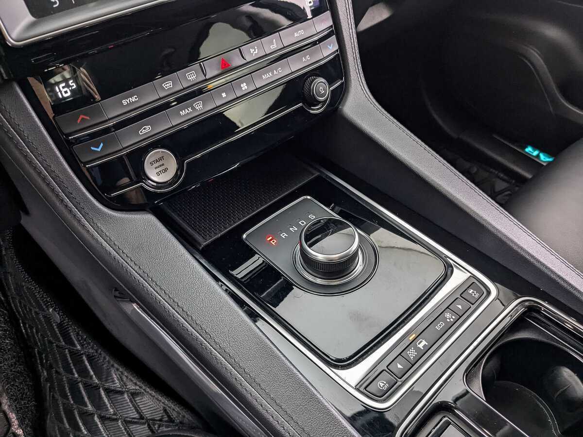 Jaguar F-Pace с пробегом — 2018 год. Фото: #22