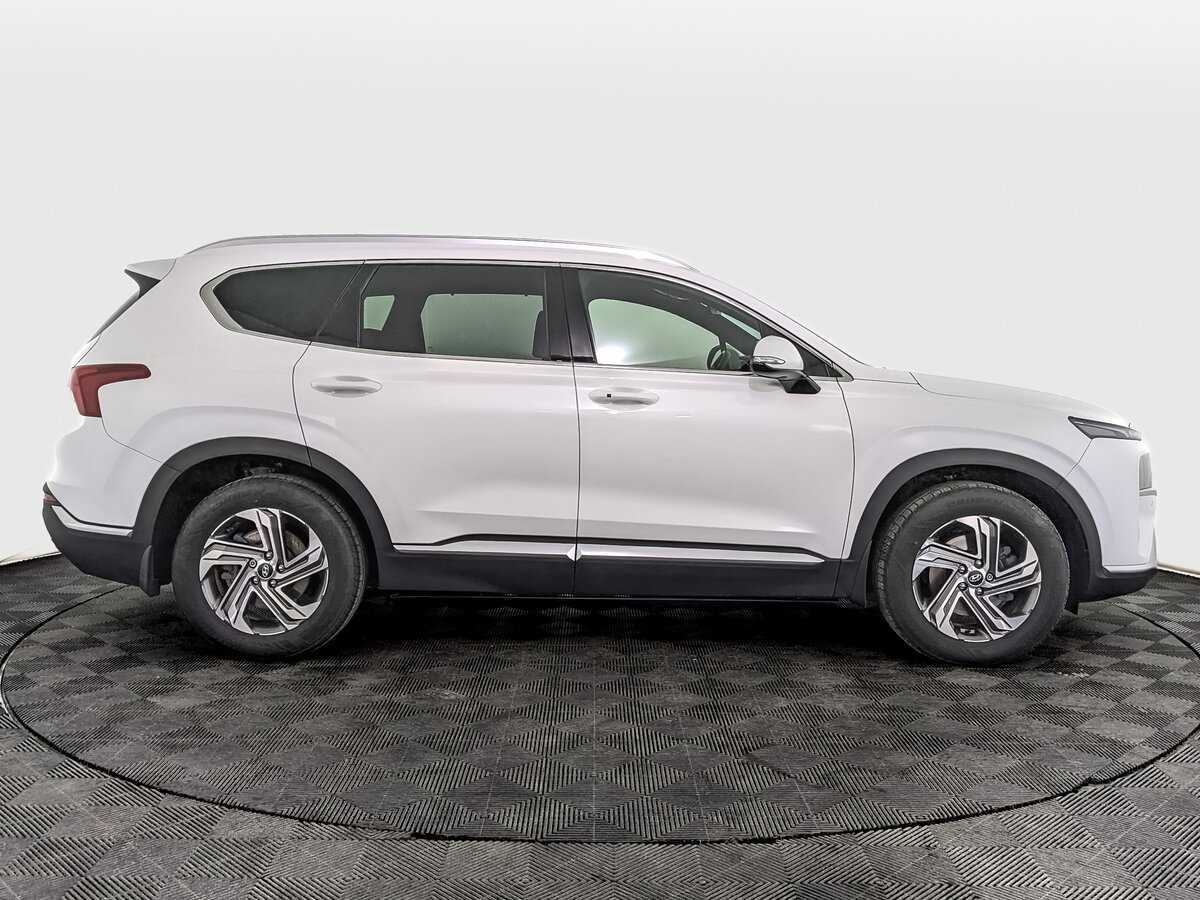 Hyundai Santa Fe с пробегом — 2022 год. Фото: #3