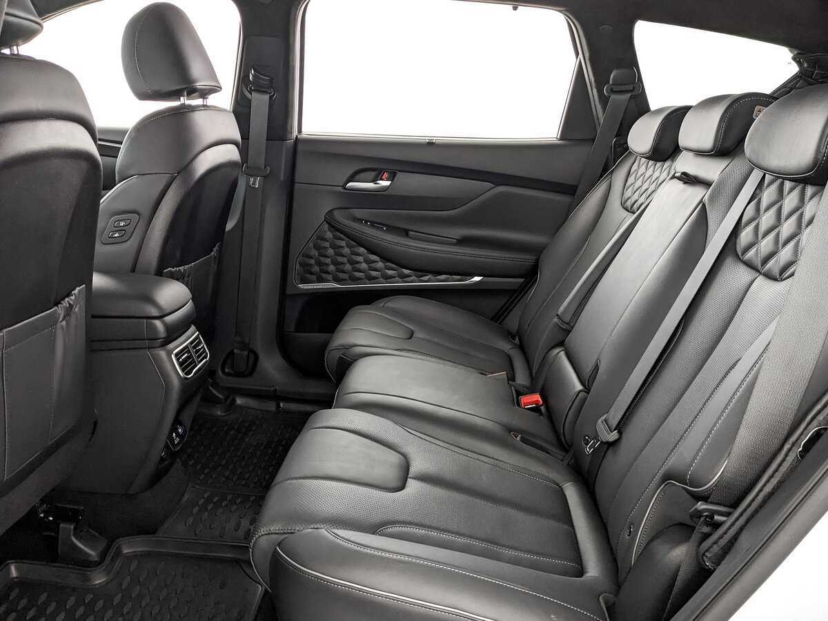 Hyundai Santa Fe с пробегом — 2022 год. Фото: #12