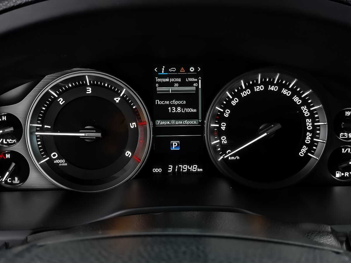 Toyota Land Cruiser с пробегом — 2018 год. Фото: #11