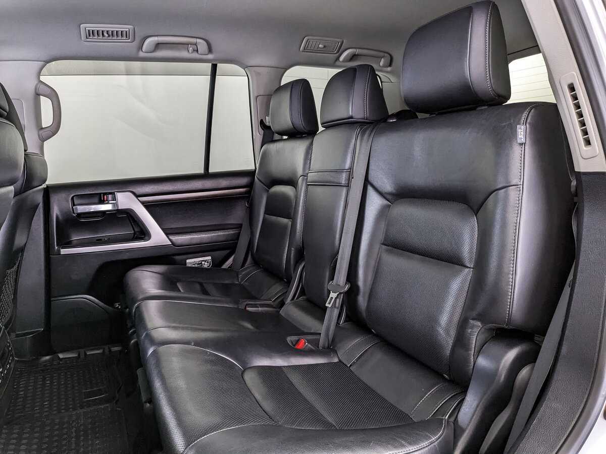 Toyota Land Cruiser с пробегом — 2018 год. Фото: #13