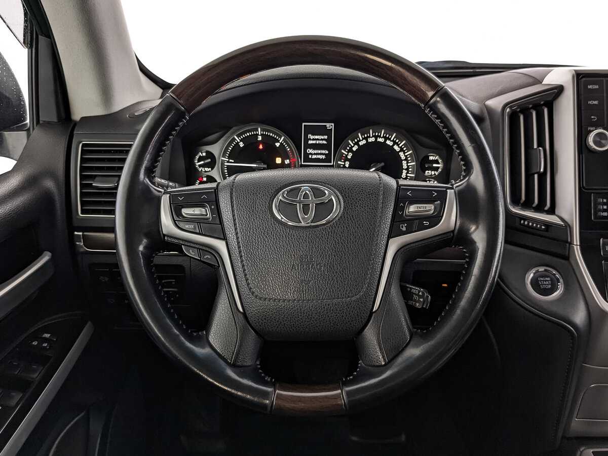 Toyota Land Cruiser с пробегом — 2018 год. Фото: #17