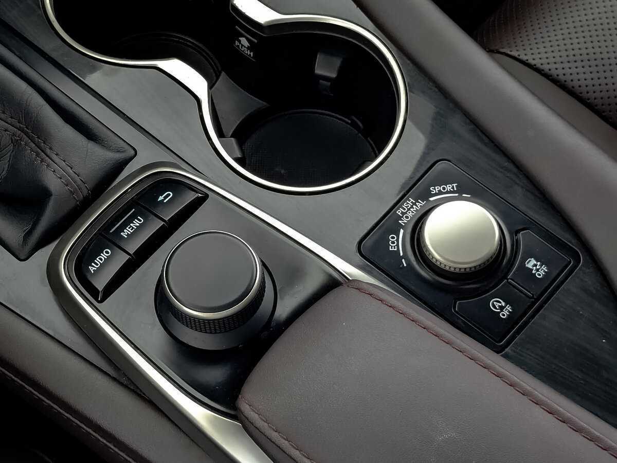 Lexus RX с пробегом — 2016 год. Фото: #24