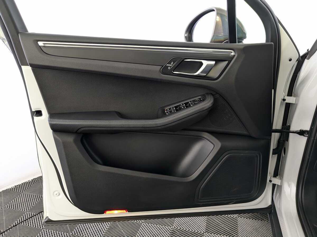 Porsche Macan с пробегом — 2021 год. Фото: #14