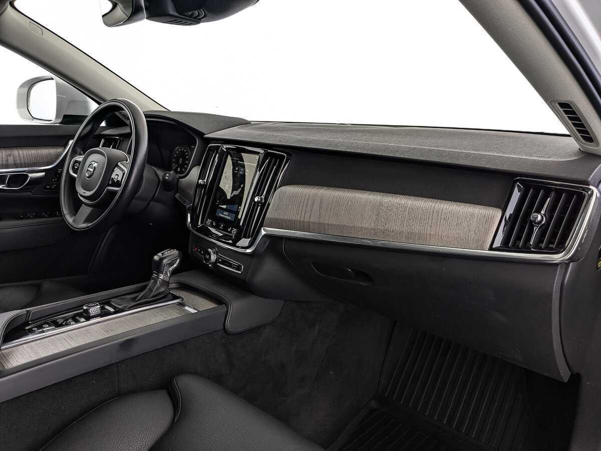 Volvo V90 Cross Country с пробегом — 2021 год. Фото: #8