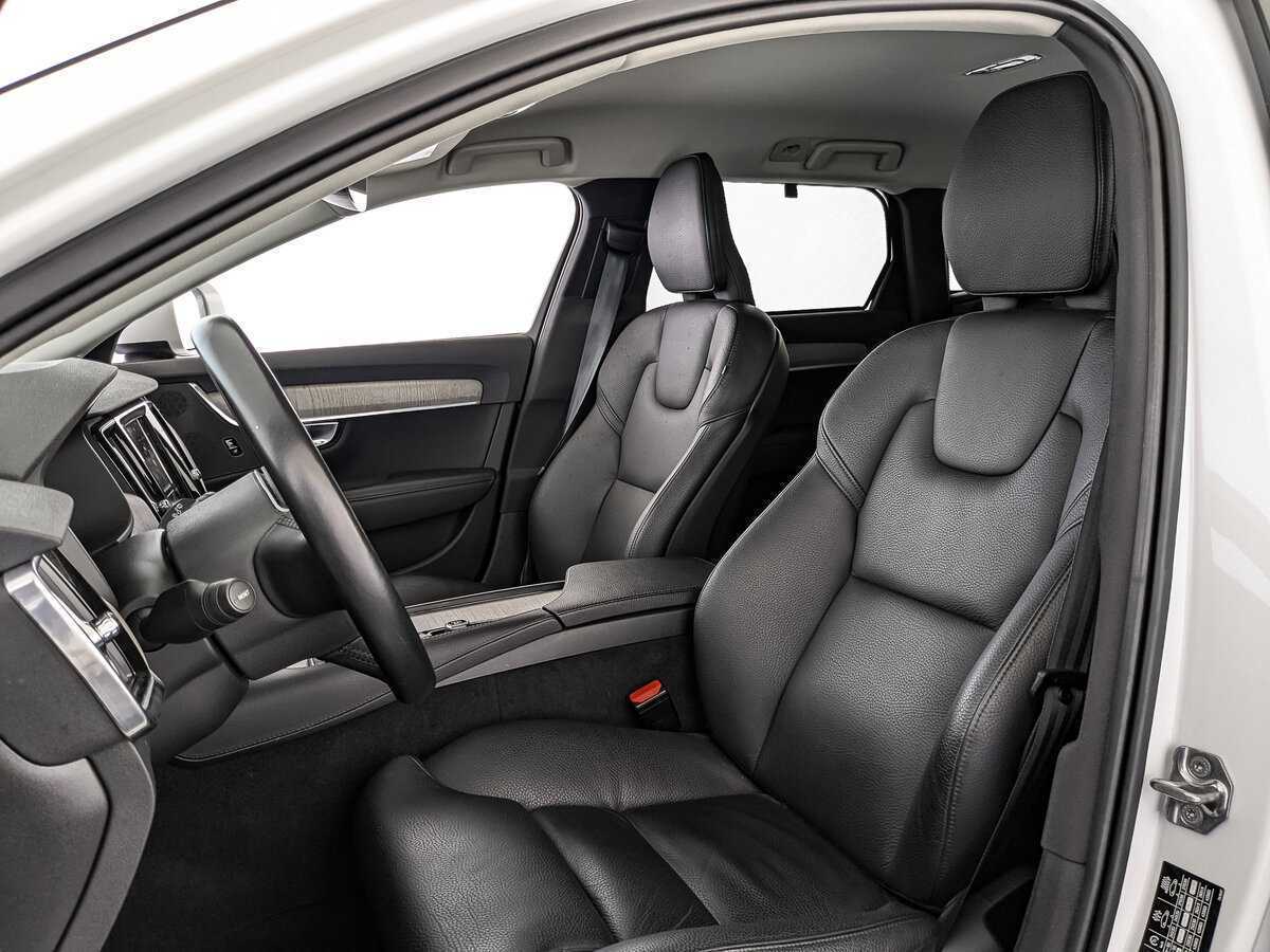 Volvo V90 Cross Country с пробегом — 2021 год. Фото: #15