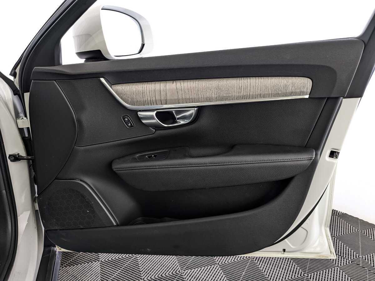 Volvo V90 Cross Country с пробегом — 2021 год. Фото: #19