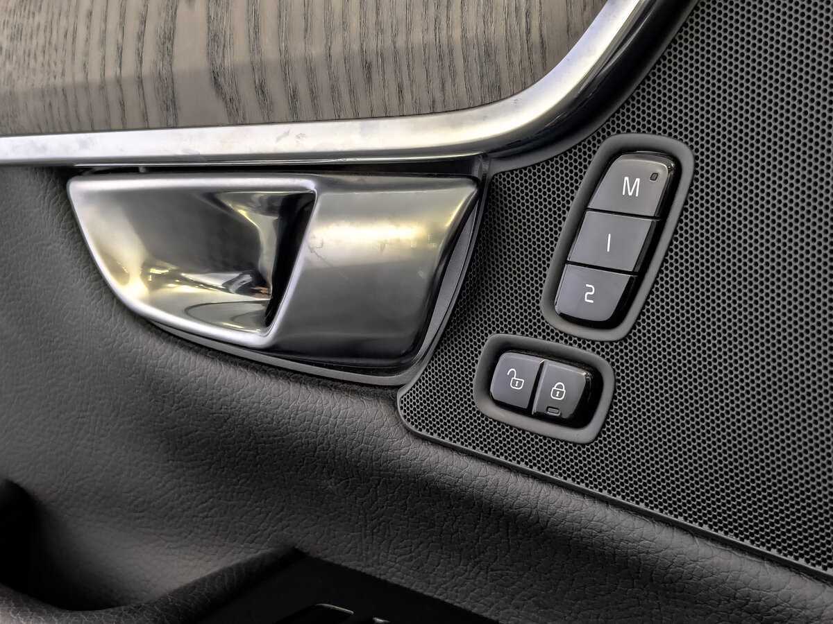 Volvo V90 Cross Country с пробегом — 2021 год. Фото: #22