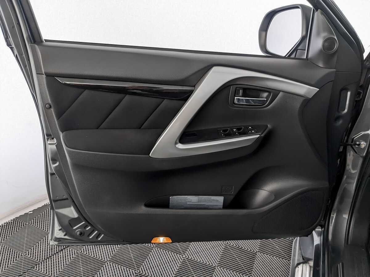 Mitsubishi Pajero Sport с пробегом — 2021 год. Фото: #14