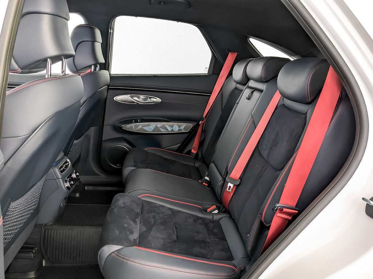 Genesis GV70 с пробегом — 2022 год. Фото: #9