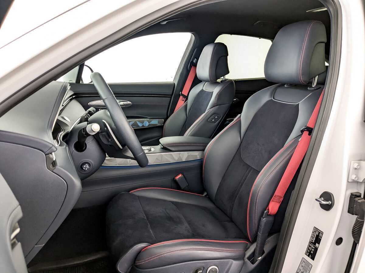 Genesis GV70 с пробегом — 2022 год. Фото: #14