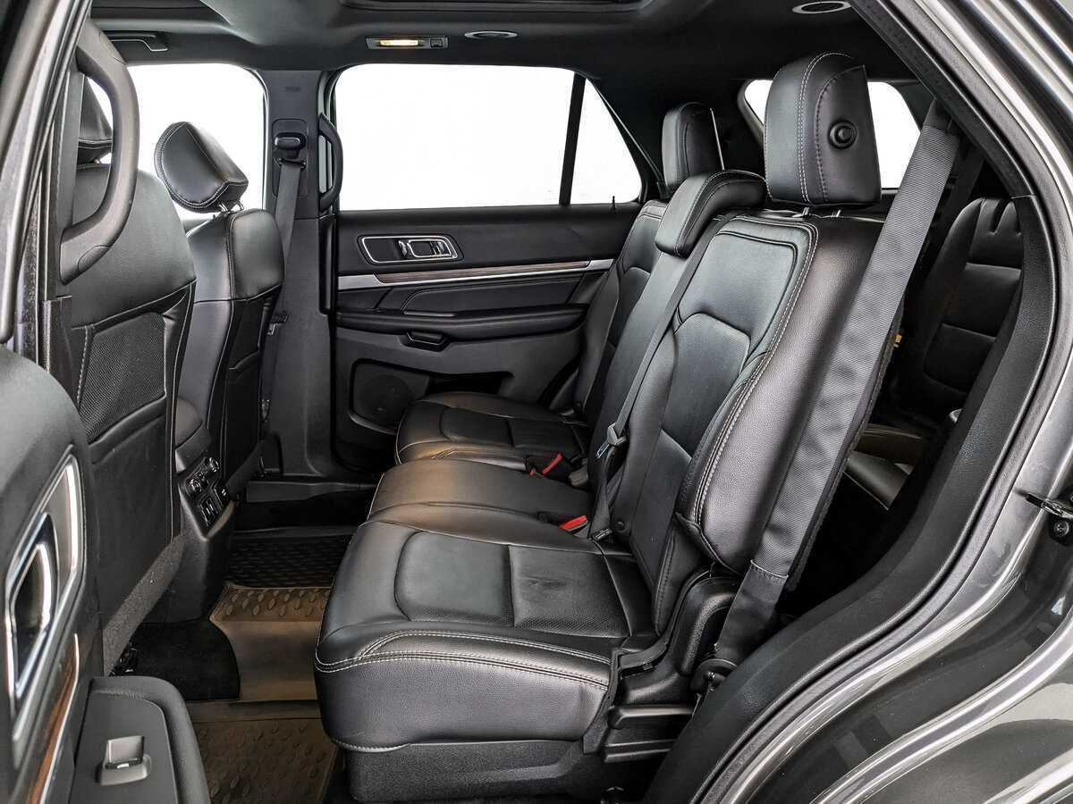 Ford Explorer с пробегом — 2017 год. Фото: #12