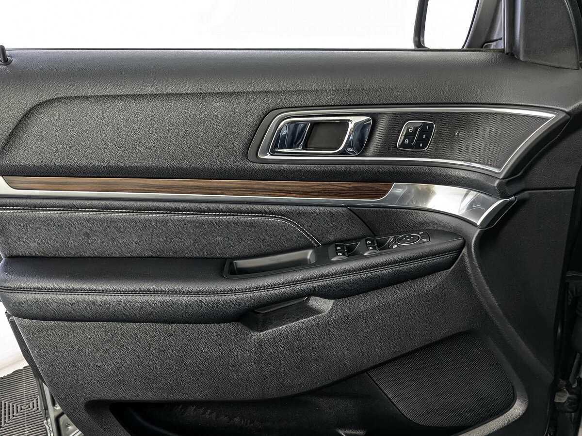 Ford Explorer с пробегом — 2017 год. Фото: #13