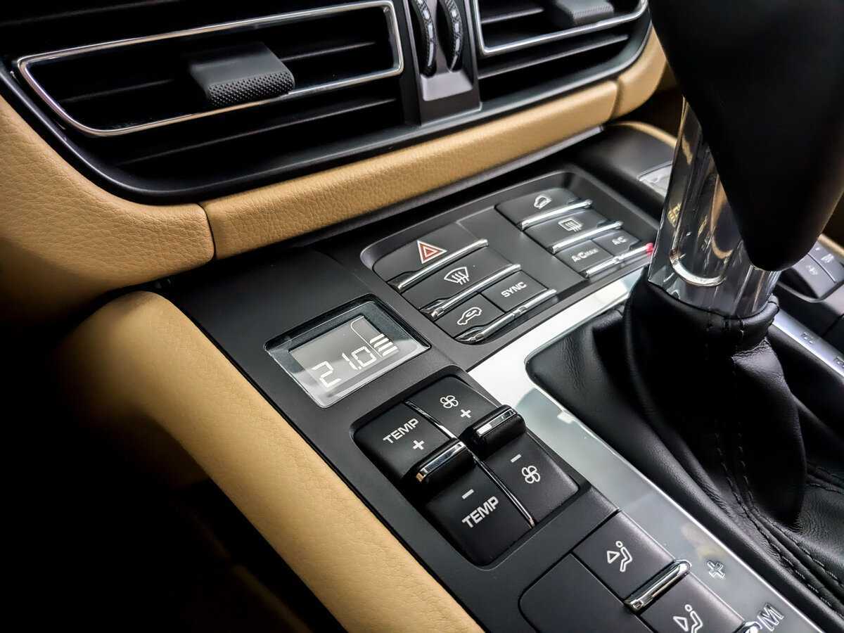 Porsche Macan с пробегом — 2019 год. Фото: #22