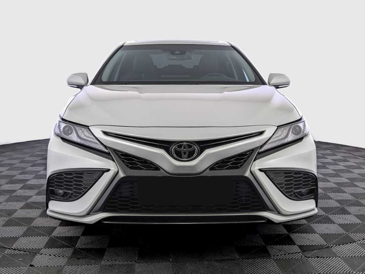 Toyota Camry с пробегом — 2023 год. Фото: #1