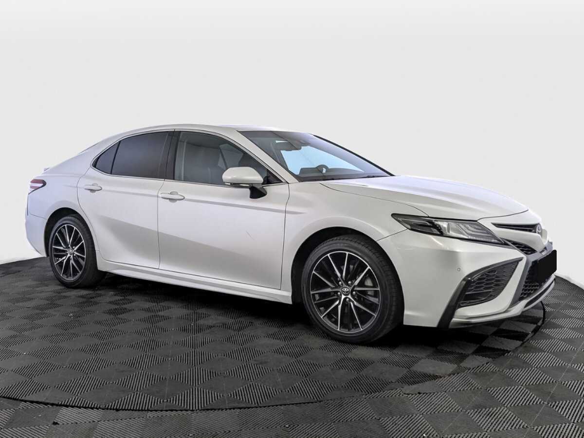 Toyota Camry с пробегом — 2023 год. Фото: #2