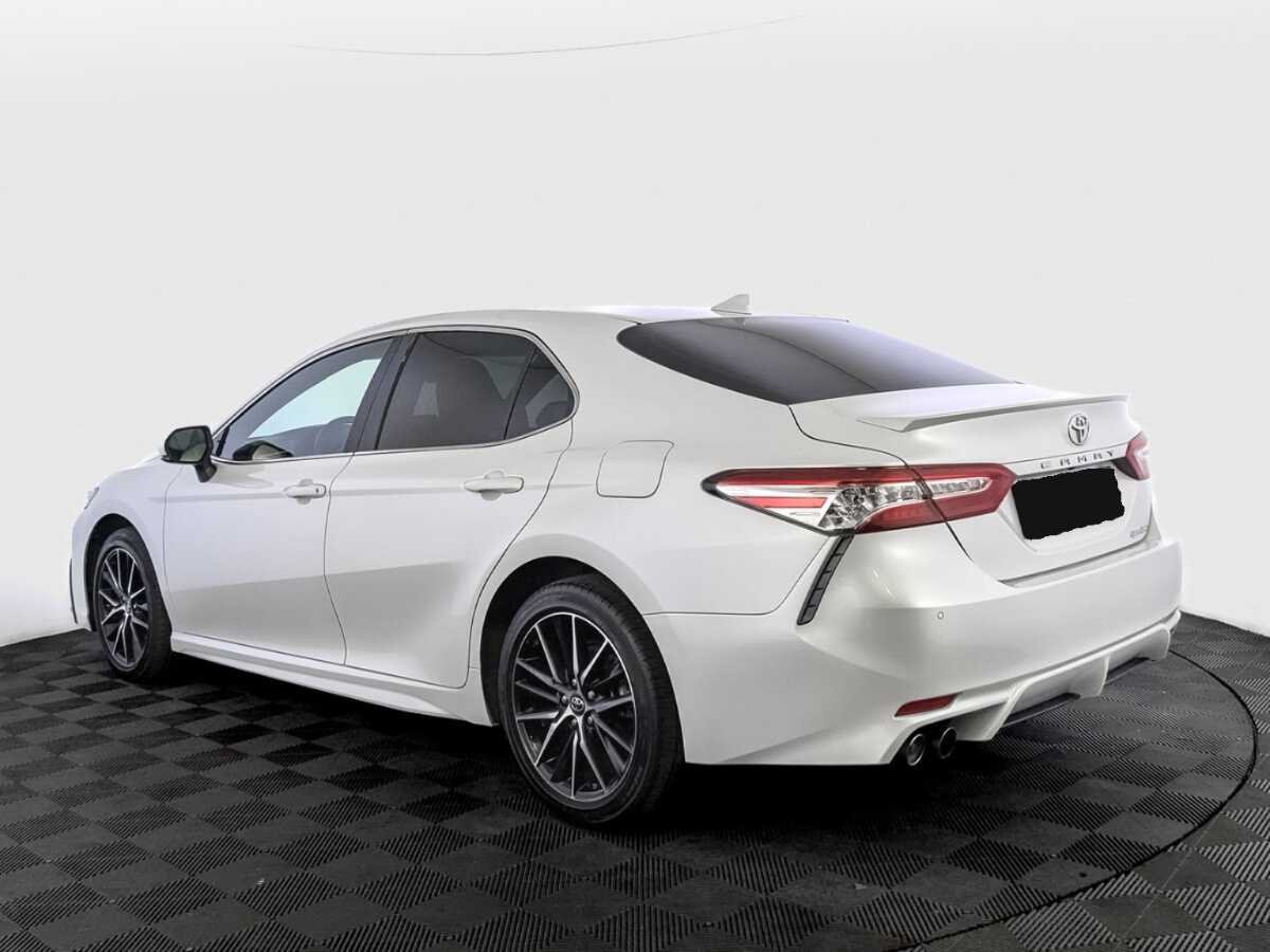 Toyota Camry с пробегом — 2023 год. Фото: #6