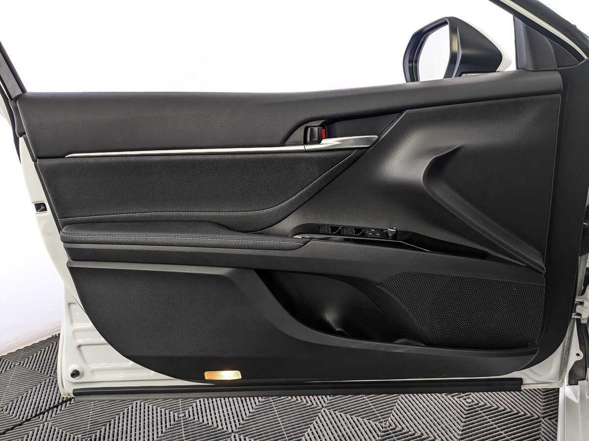 Toyota Camry с пробегом — 2023 год. Фото: #14